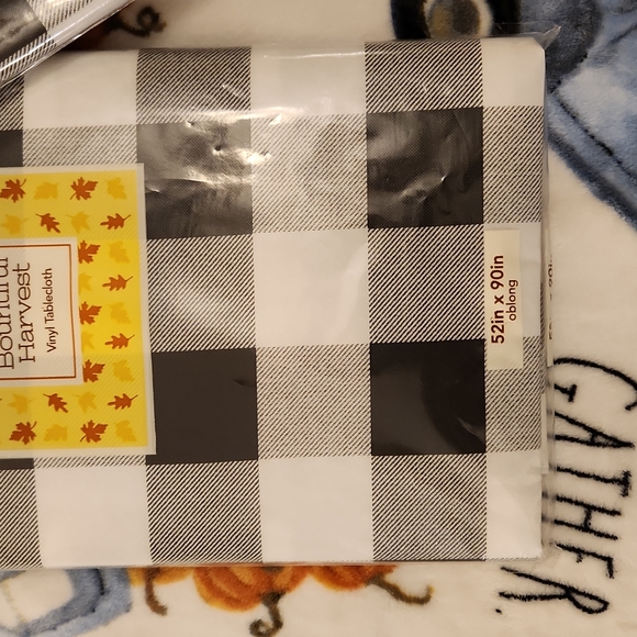 Buffalo check table cloth. - Picture 5 of 6